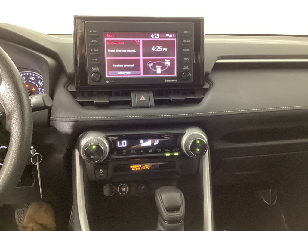 Used 2021 Toyota RAV4 LE AWD/4WD image 17