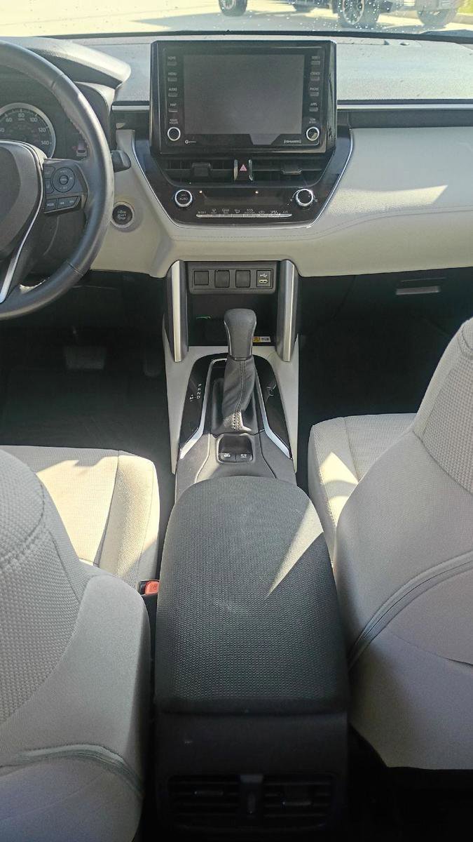 Used 2022 Toyota Corolla Cross LE FWD image 13