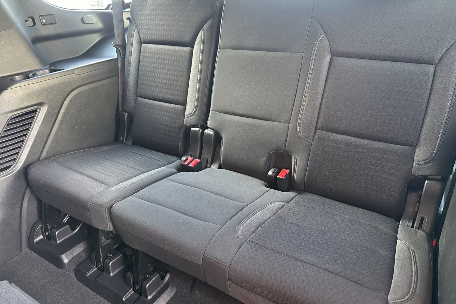 Used 2021 GMC Yukon SLE AWD/4WD image 17