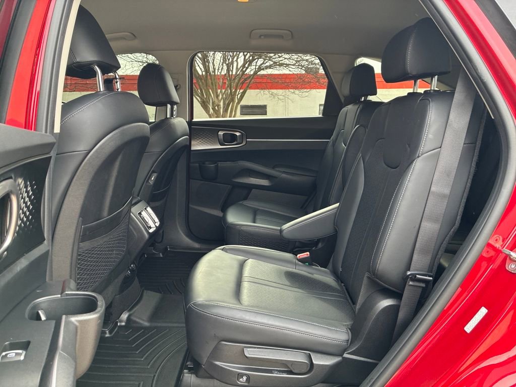 Used 2023 Kia Sorento EX image 25