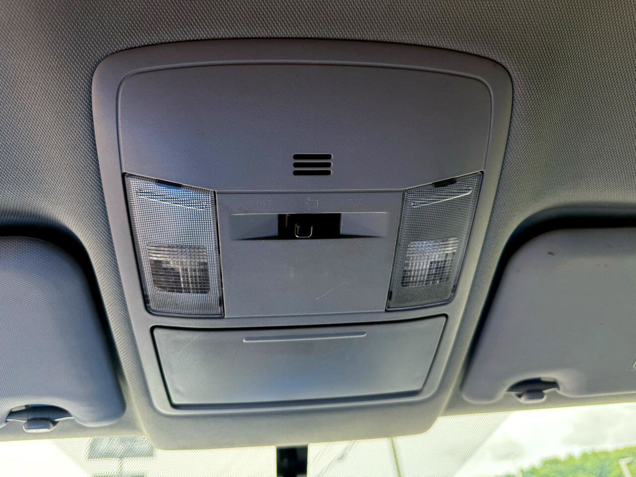 Used 2016 Toyota RAV4 LE image 13