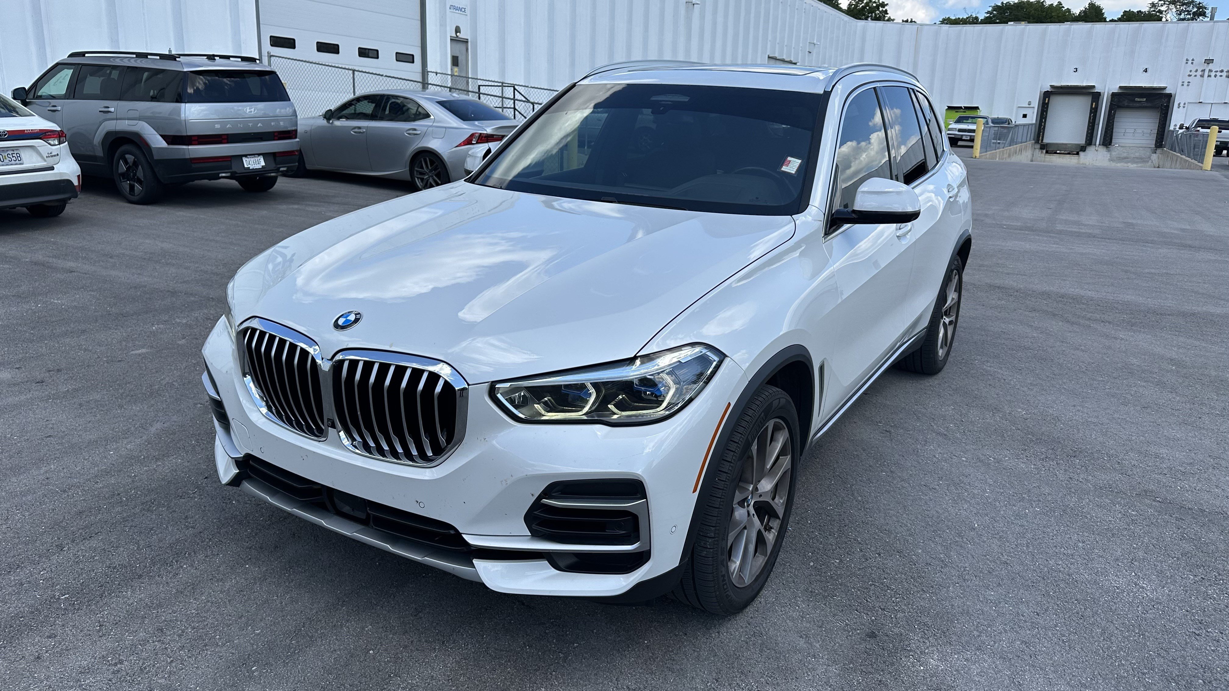 Used 2022 BMW X5 xDrive40i w/ Executive Package AWD/4WD image 5