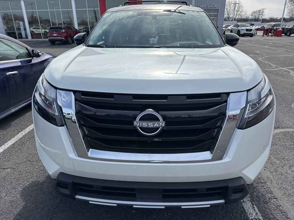 Certified 2023 Nissan Pathfinder Platinum image 3