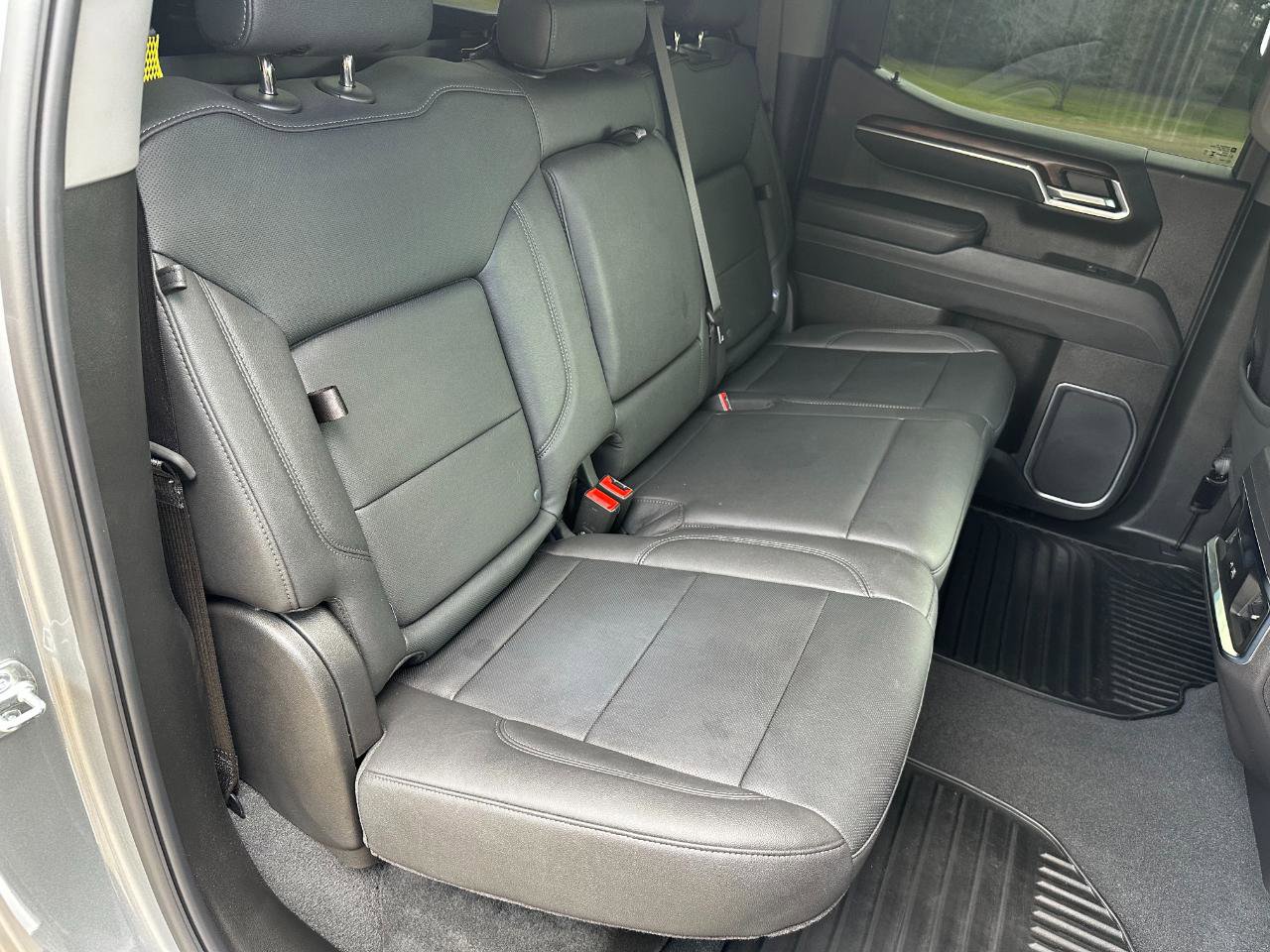 Used 2025 GMC Sierra 1500 SLT w/ SLT Premium Package image 21