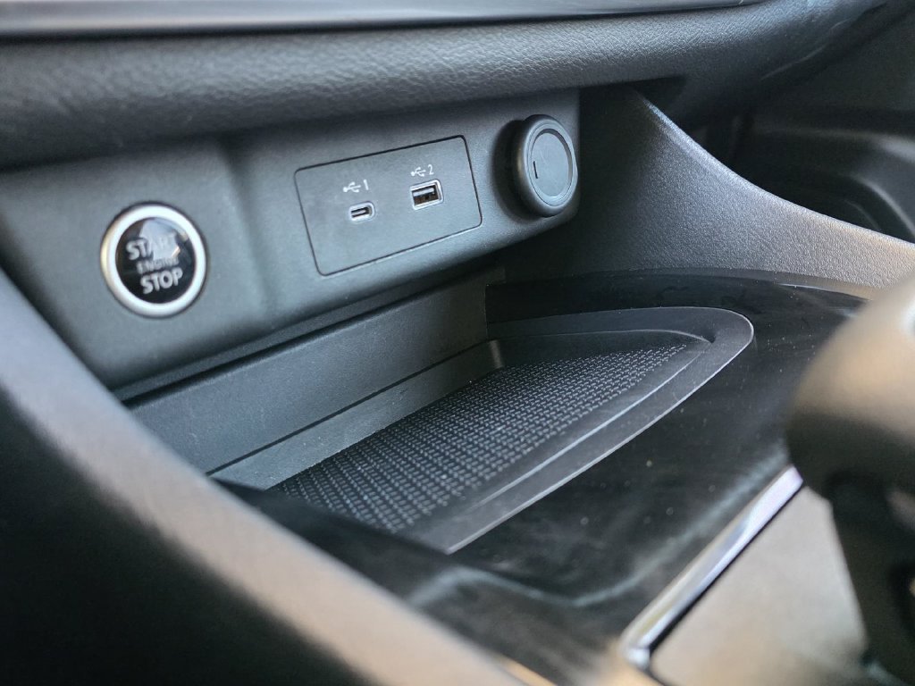 Used 2023 Nissan Rogue S FWD image 19