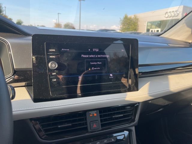 Used 2025 Volkswagen Taos S image 13