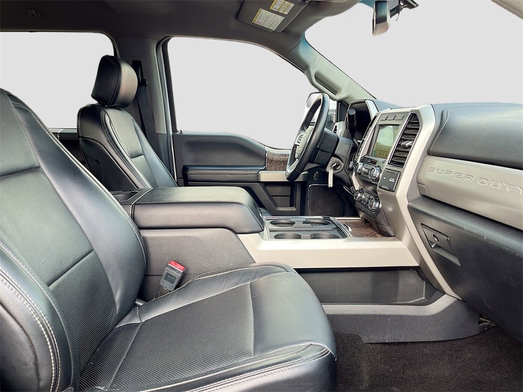Used 2019 Ford F250 Lariat w/ Chrome Package image 27