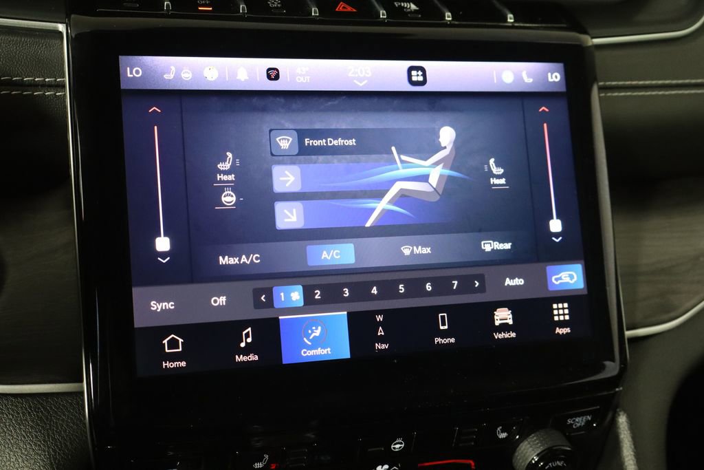 Used 2023 Jeep Grand Cherokee Limited w/ Black Appearance Package image 32