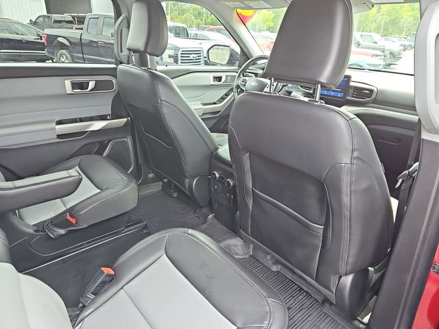 Used 2023 Ford Explorer XLT w/ Equipment Group 202A RWD image 11