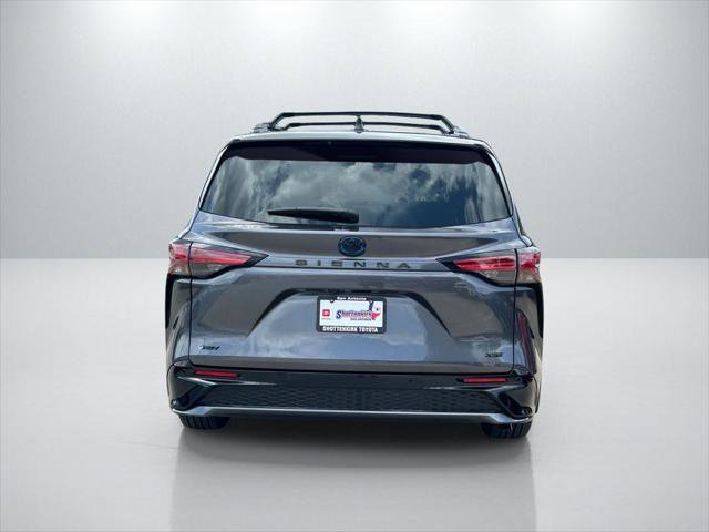 Certified 2025 Toyota Sienna XSE image 6