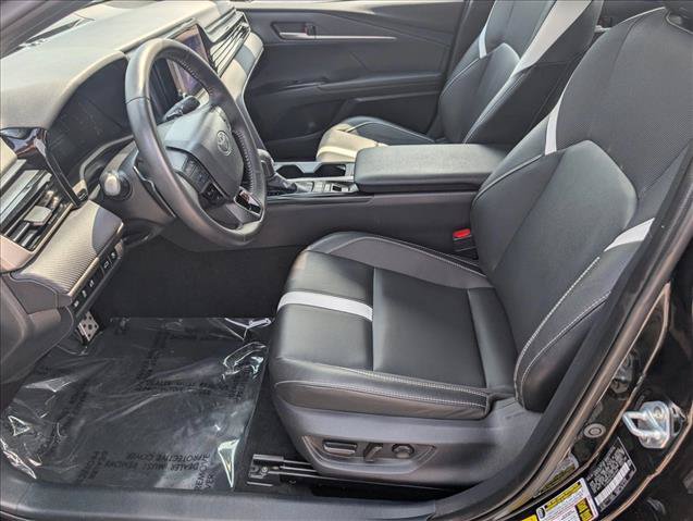 Used 2025 Toyota Camry SE FWD image 16