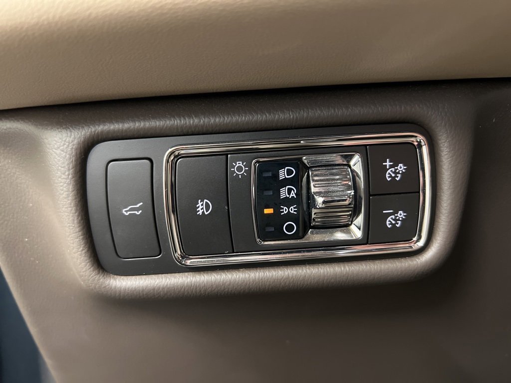 Used 2022 Lincoln Aviator Reserve w/ Equipment Group 201A image 24