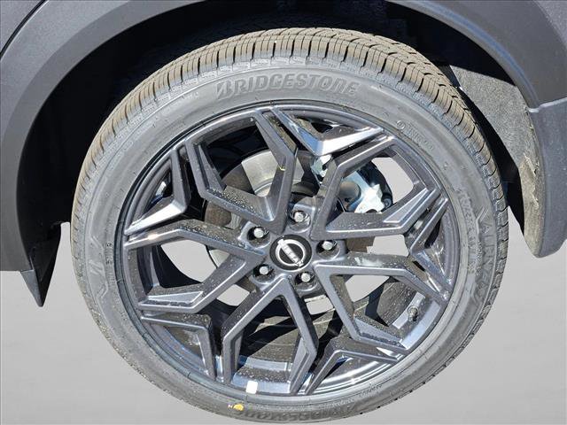 New 2026 Nissan Kicks SR FWD image 9