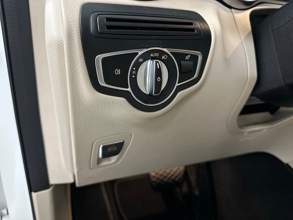 Used 2021 Mercedes-Benz GLC 300 image 15