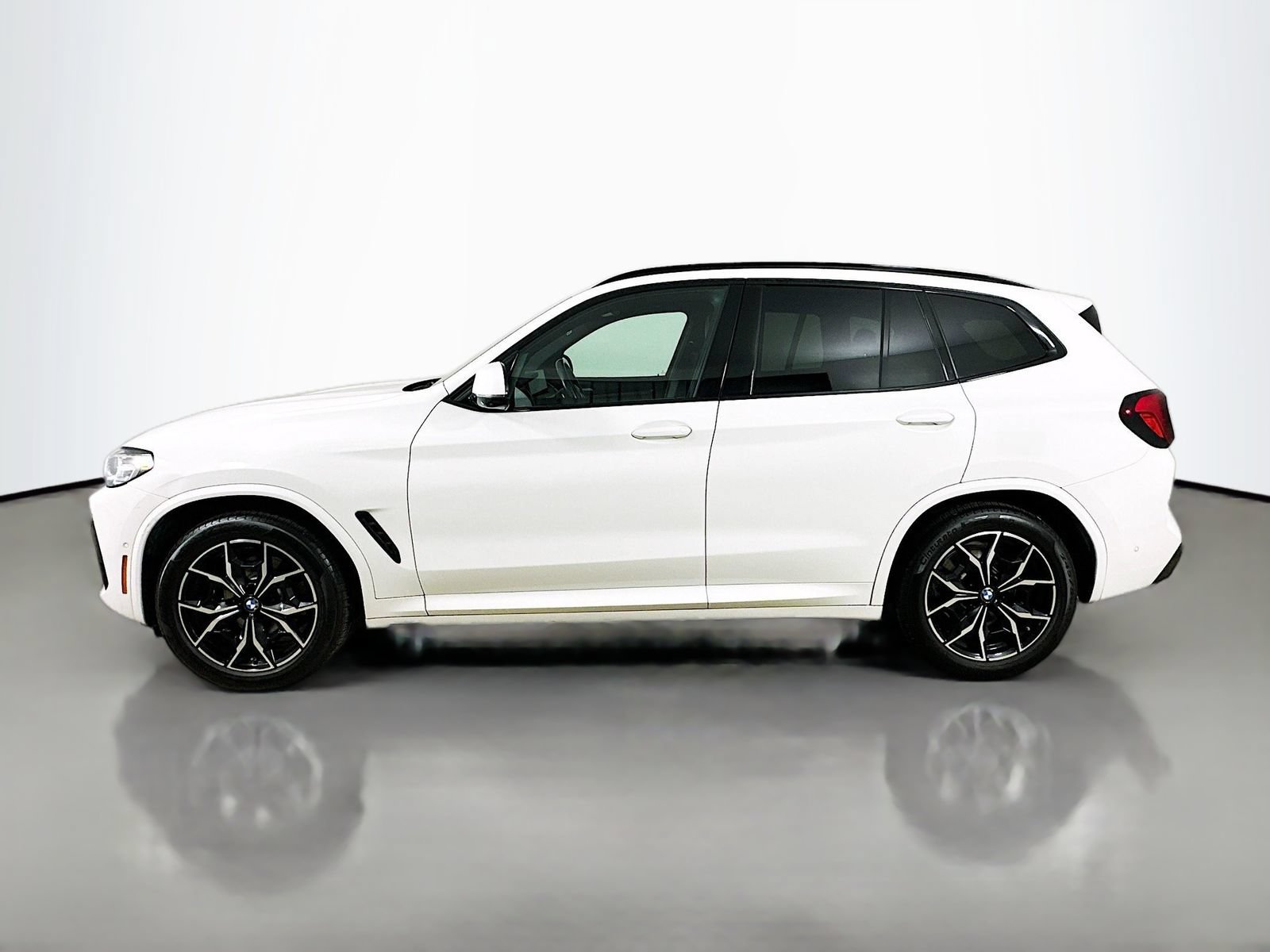 Used 2024 BMW X3 xDrive30i w/ Premium Package AWD/4WD image 8