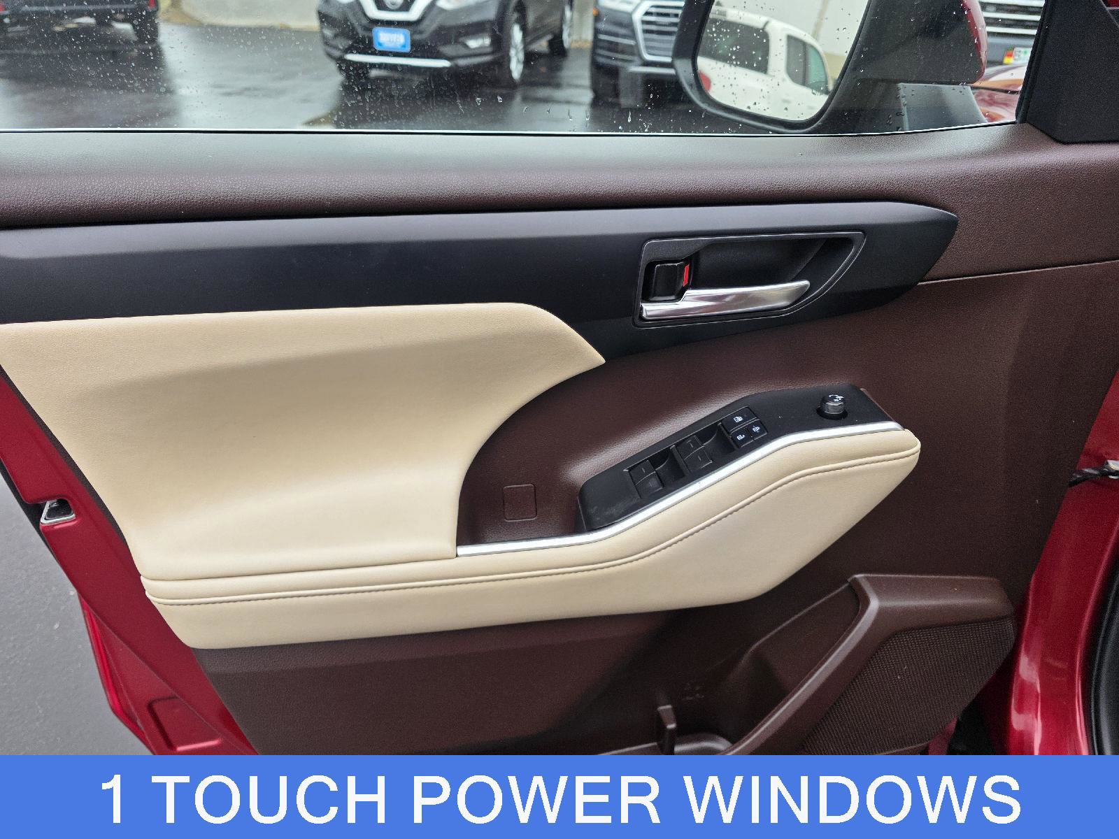 Used 2021 Toyota Highlander XLE image 13