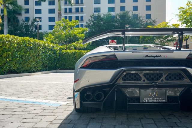 Used 2015 Lamborghini Huracan LP 610-4 AWD/4WD image 24