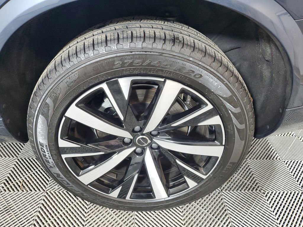 Certified 2025 Volvo XC90 B6 Core w/ Climate Package image 13