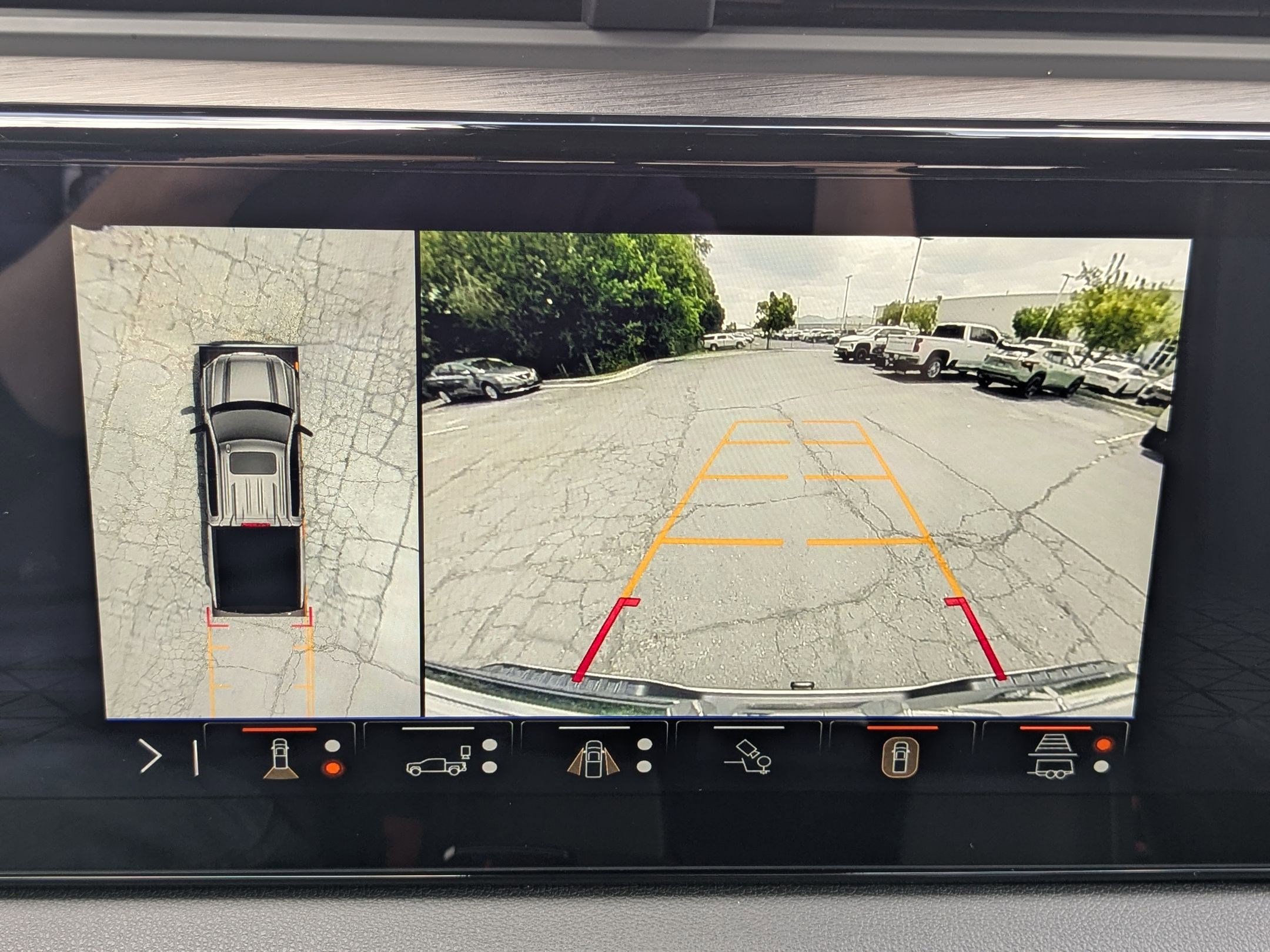 Used 2025 GMC Sierra 1500 AT4 w/ AT4 Premium Package AWD/4WD image 22