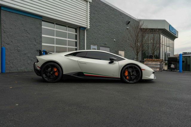 Used 2018 Lamborghini Huracan Performante image 33