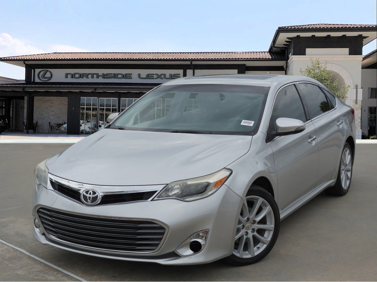 Used 2013 Toyota Avalon Limited image 1