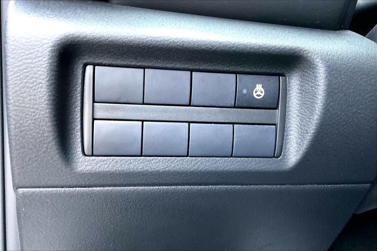 Used 2024 Nissan Kicks SR w/ SR Premium Package FWD image 35