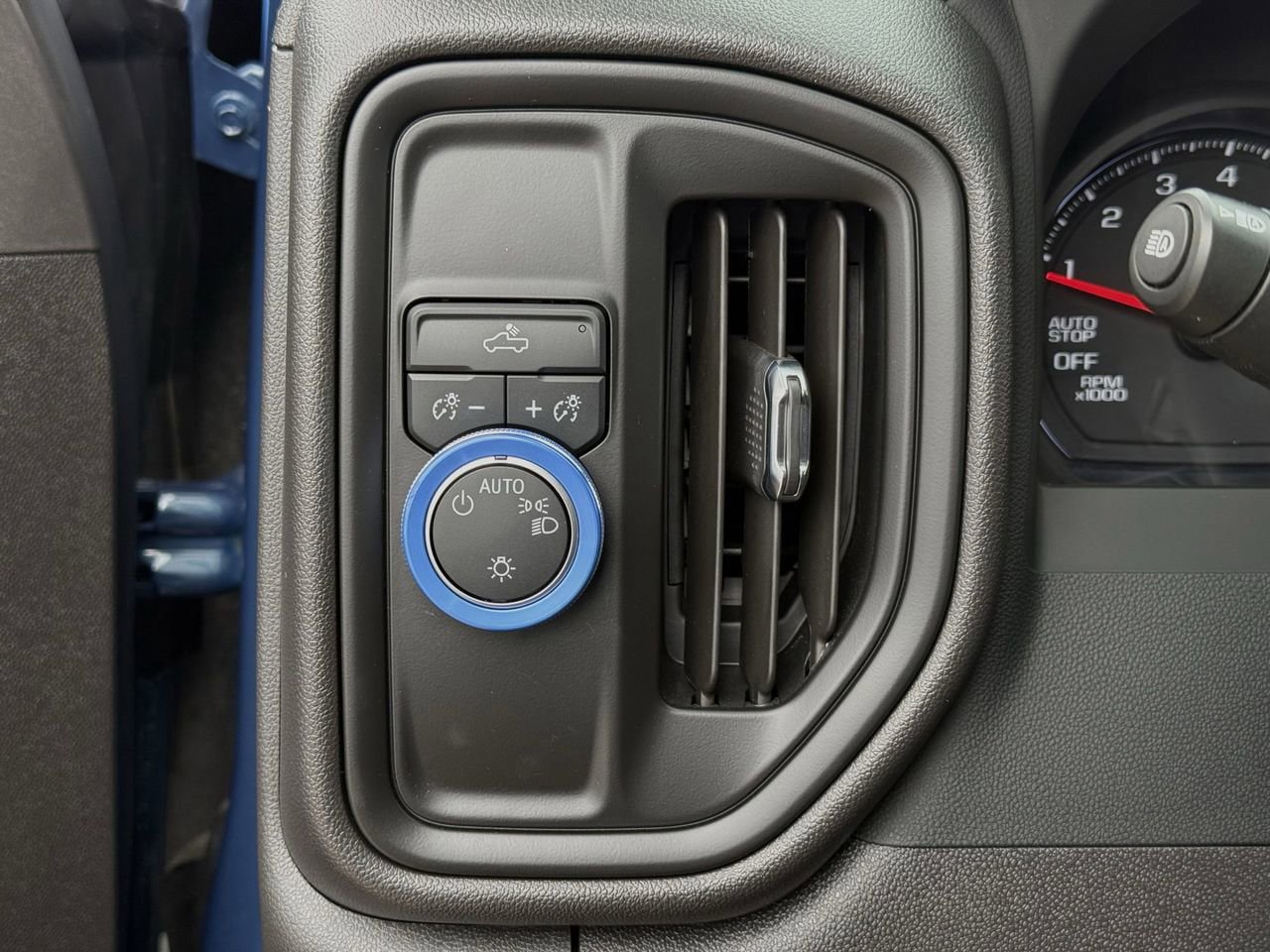 Certified 2024 Chevrolet Silverado 1500 Custom RWD image 19