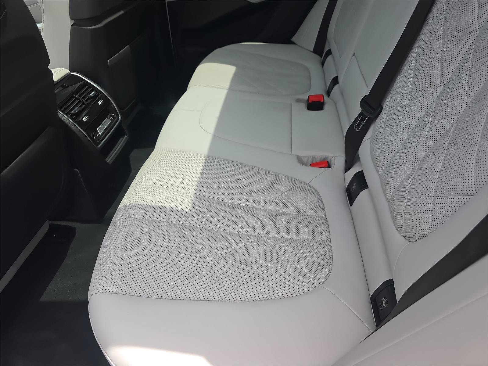 Certified 2024 BMW X5 xDrive40i w/ M Sport Package AWD/4WD image 13
