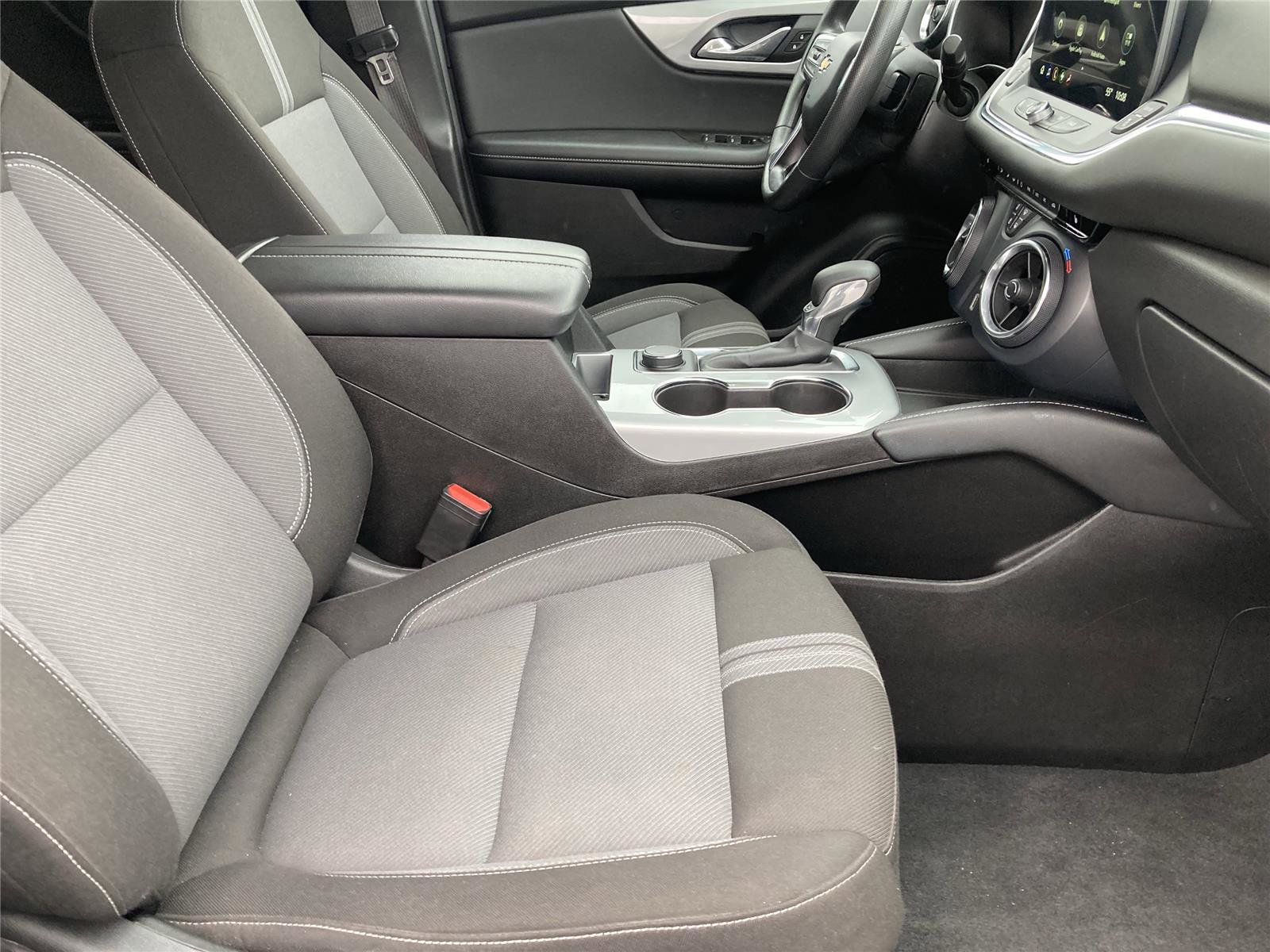 Used 2024 Chevrolet Blazer LT image 32