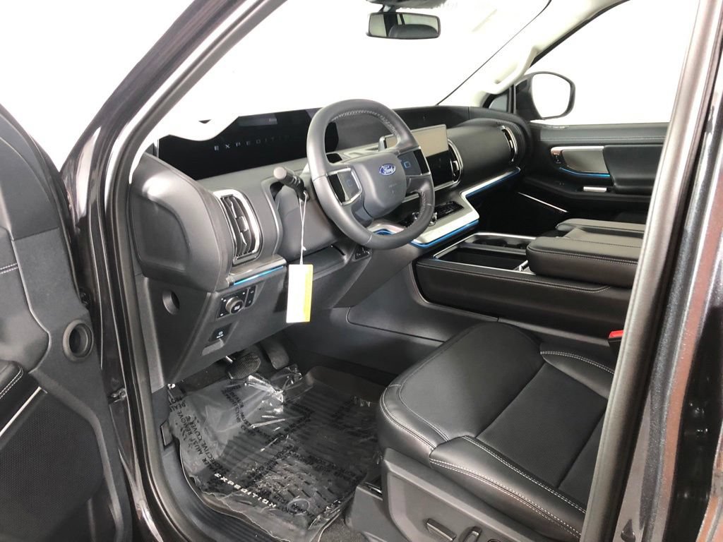 New 2026 Ford Expedition Platinum AWD/4WD image 7