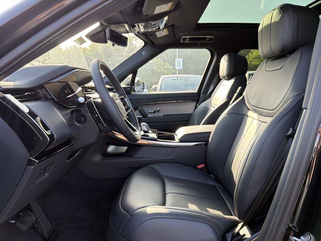 New 2026 Land Rover Range Rover Sport SE AWD/4WD image 3