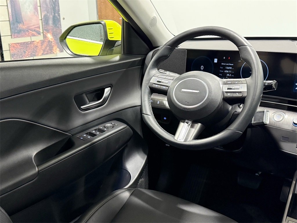 Used 2024 Hyundai Kona Limited image 11
