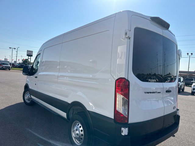 New 2026 Ford Transit 250 148 Medium Roof w/ Load Area Protection Package RWD image 25