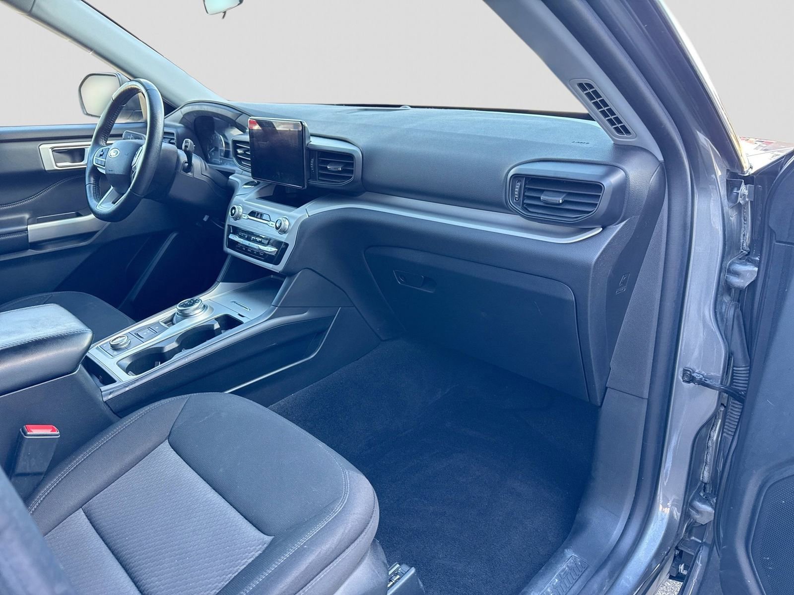 Certified 2023 Ford Explorer XLT image 8