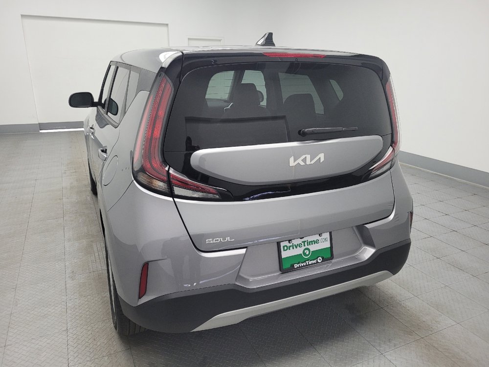 Used 2025 Kia Soul LX FWD image 6