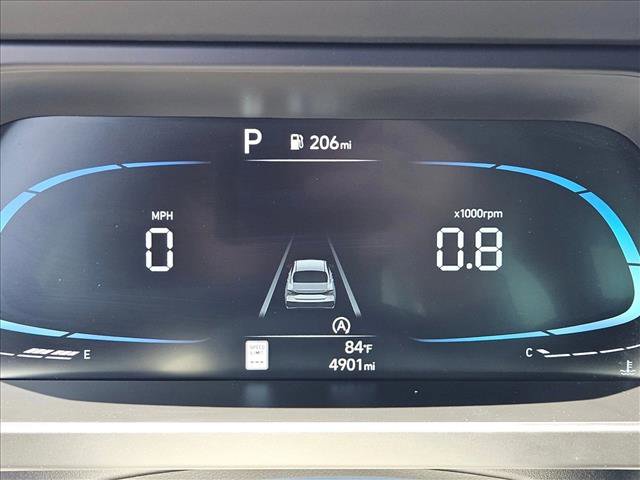 Used 2025 Hyundai Elantra SE FWD image 11