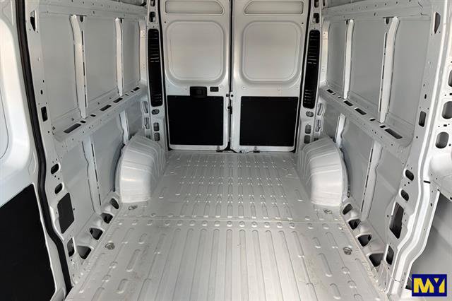Used 2026 RAM ProMaster 2500 w/ Convenience Group FWD image 14