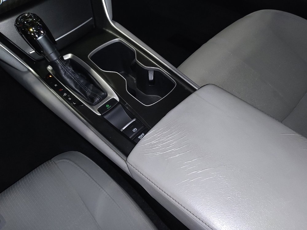 Used 2018 Honda Accord EX image 26