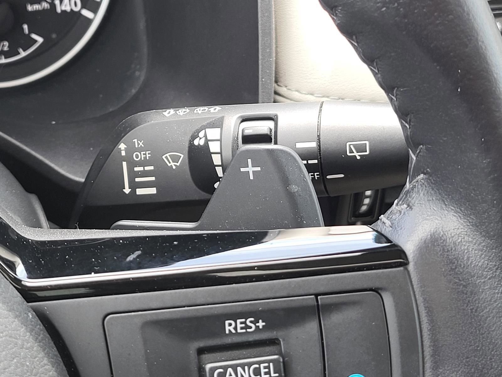 Used 2023 Nissan Rogue SL w/ SL Premium Package FWD image 32