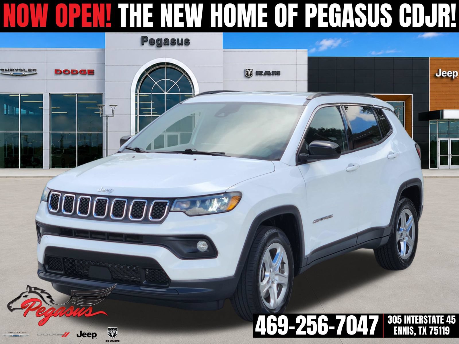 Used 2024 Jeep Compass Latitude AWD/4WD image 2