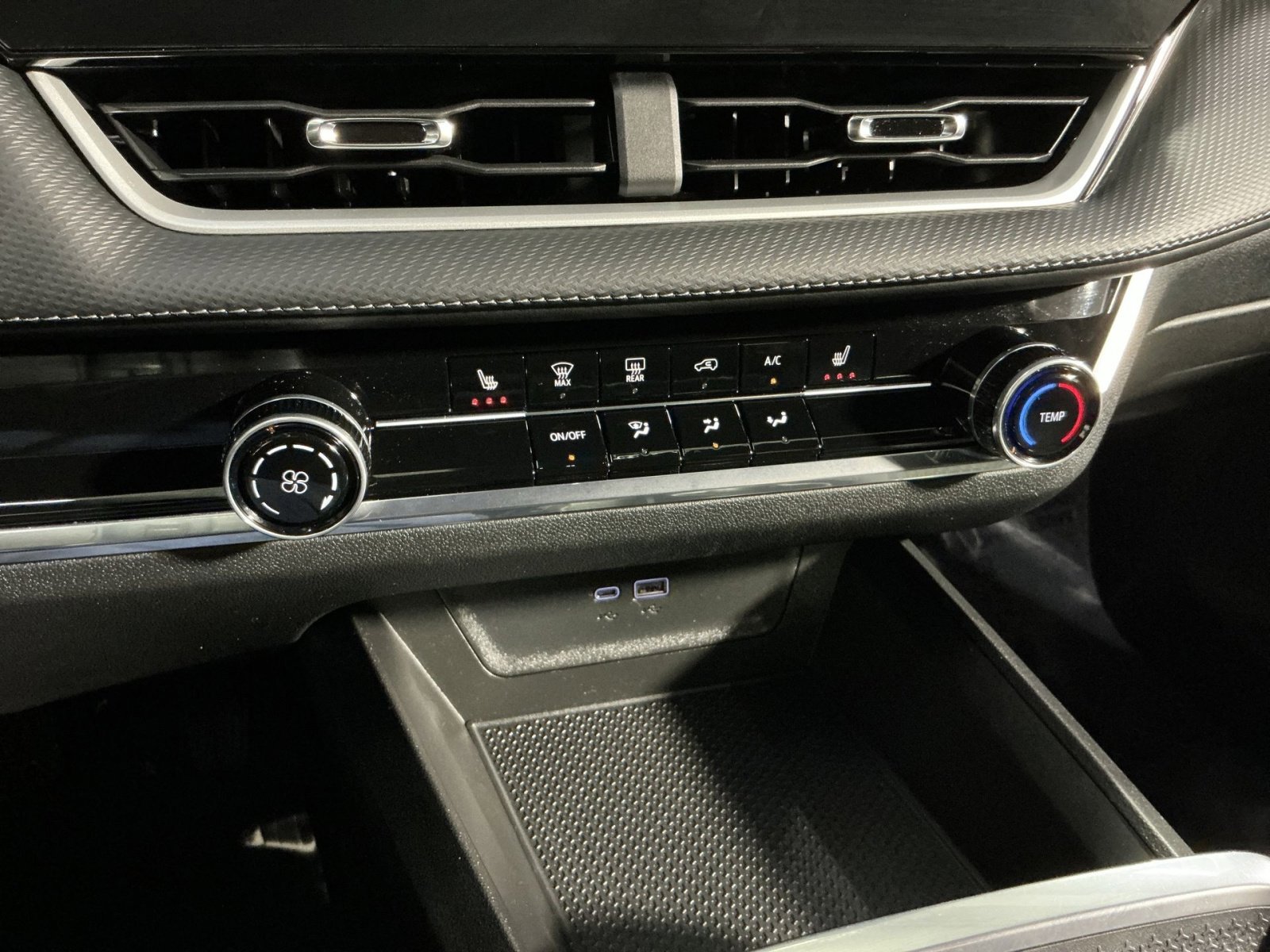 Used 2025 Chevrolet Equinox LT image 28