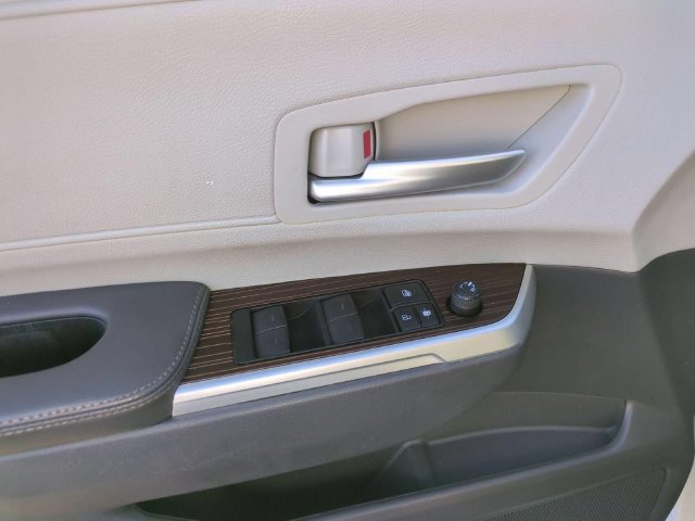 Used 2022 Toyota Sienna XLE AWD/4WD image 16