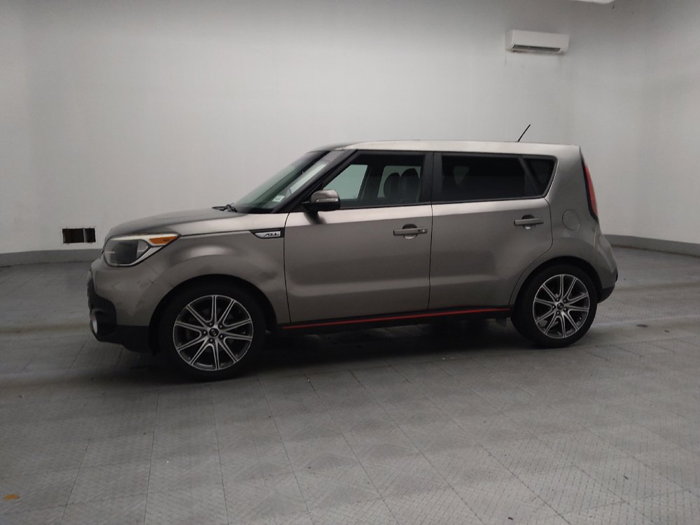 Used 2019 Kia Soul ! FWD image 2