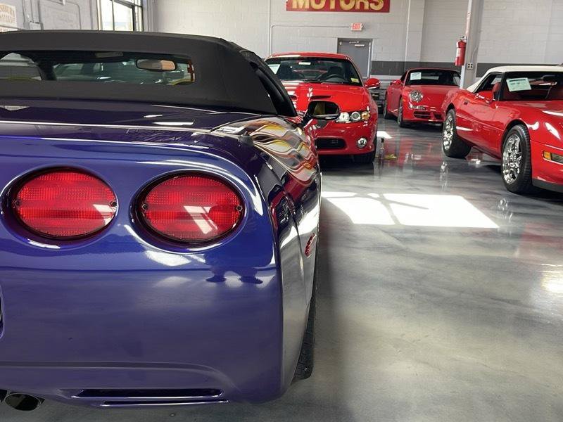Used 1998 Chevrolet Corvette Convertible w/ Memory Pkg RWD image 12