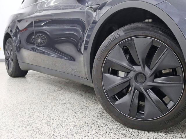 Used 2025 Tesla Model Y Long Range AWD/4WD image 9