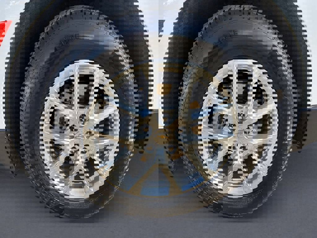 Used 2024 Chevrolet Equinox LT image 9