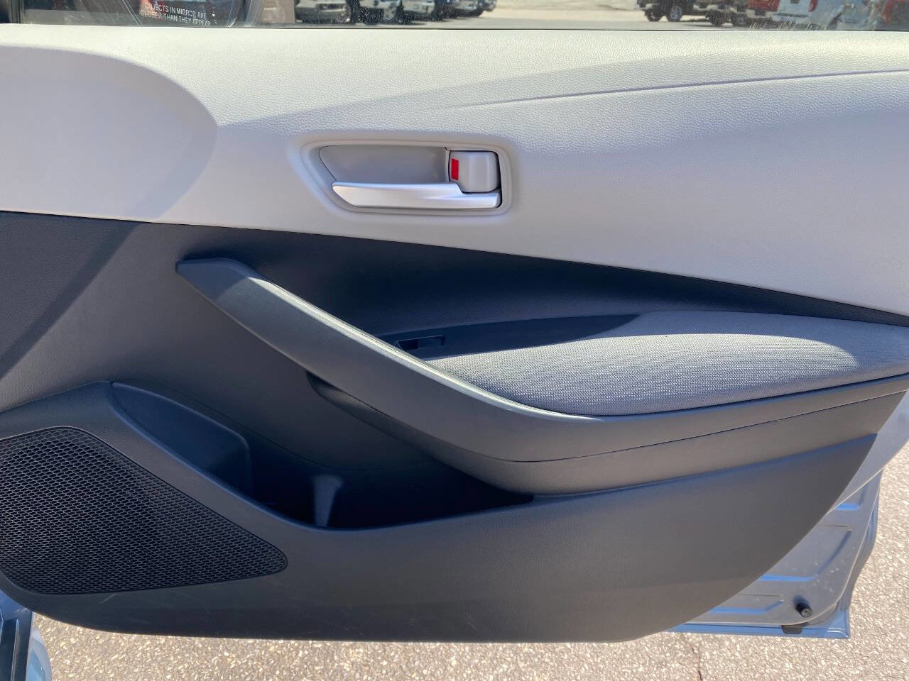 Used 2020 Toyota Corolla L FWD image 30