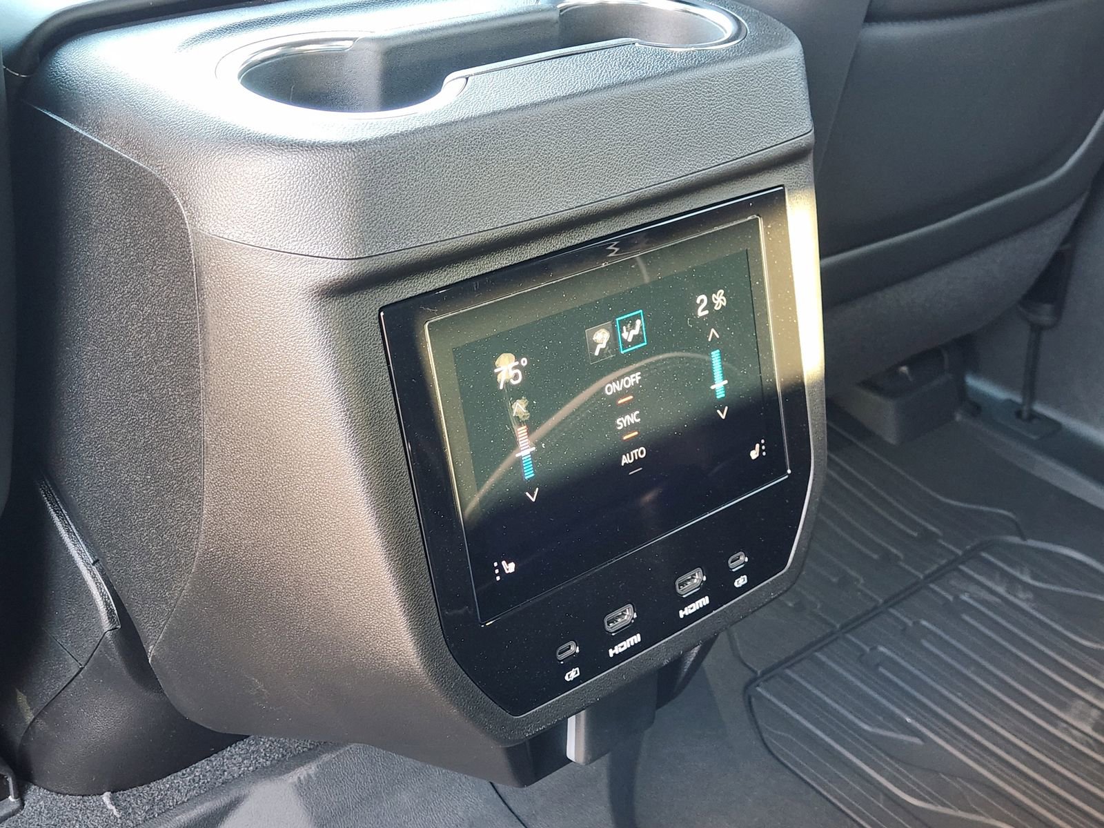 New 2026 GMC Yukon AT4 Ultimate w/ LPO, Floor Liner Package image 34