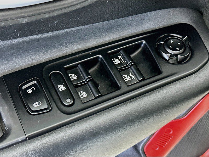 Used 2023 Jeep Renegade Trailhawk AWD/4WD image 19