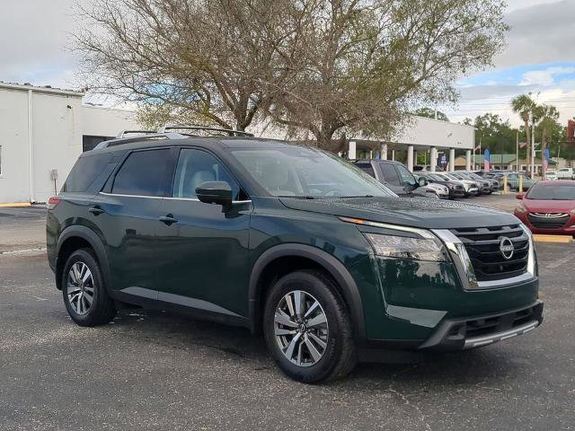 Certified 2025 Nissan Pathfinder SL image 2